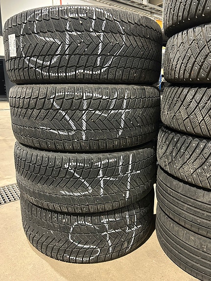Renkaat 275/45/22 Michelin 4 kpl SF4 7 mm