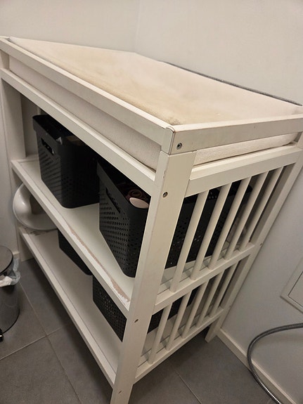 Annetaan Ikea hoitopöytä