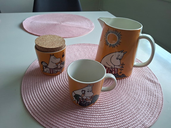 Muumimamman päivä kannu, muki ja purkki