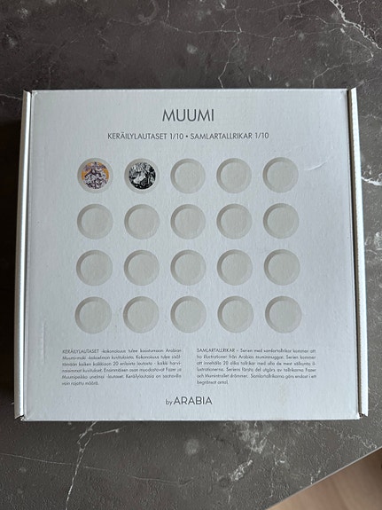 Arabia Muumi keräilylautaset Fazer & Muumipeikko Unelmoi