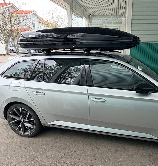 Vuokrataan Thule Pacific 700 suksiboksi