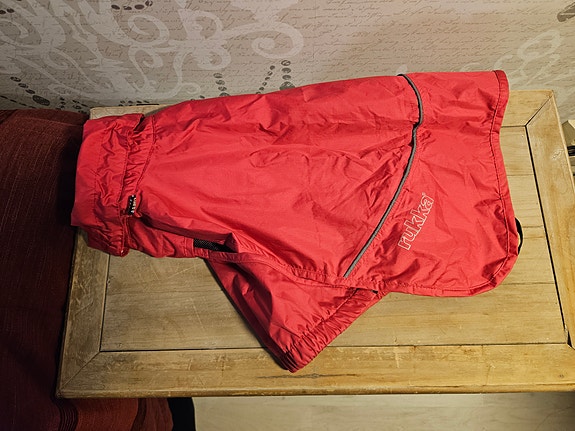 Koiran sadetakki koko 35cm, punainen Rukka