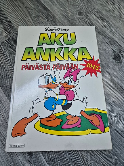 Aku Ankka, Päivästä päivään 1942