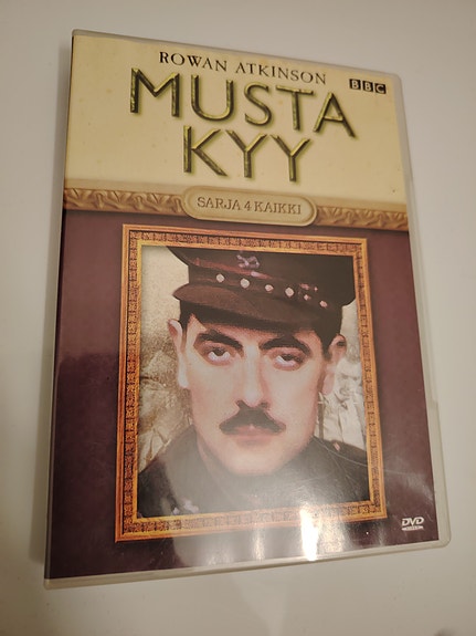 Musta kyy -sarja 4 DVD