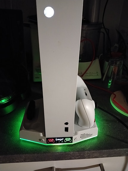 Vaihdetaan xbox s Xbox x:n