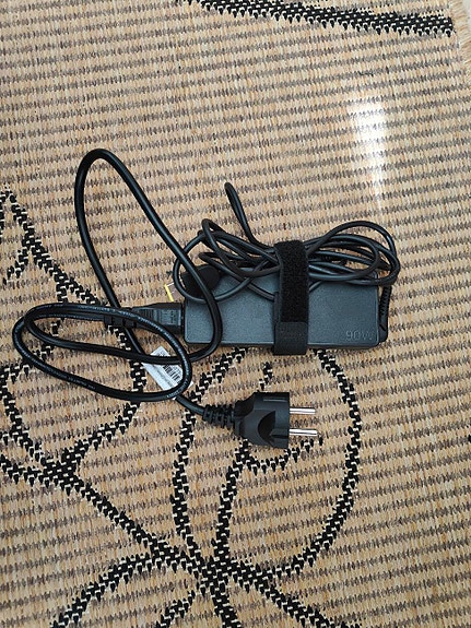 Lenovo virtalähde 90 W