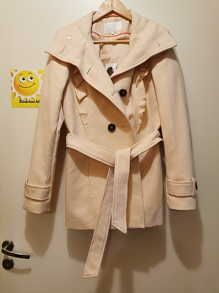 Uusi Vila trenssityylinen takki koko M