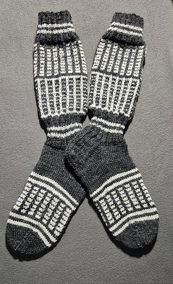 Miesten villasukat. Koko 42-43. Teräosa 27 cm