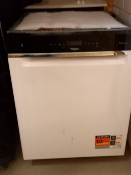 Whirlpool astianpesukone