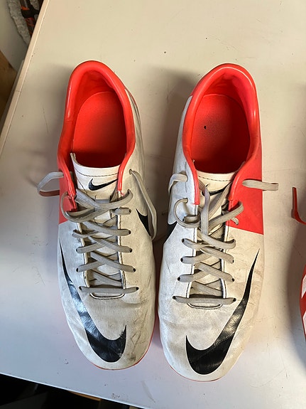Nike jalkapallokengät, koko 41