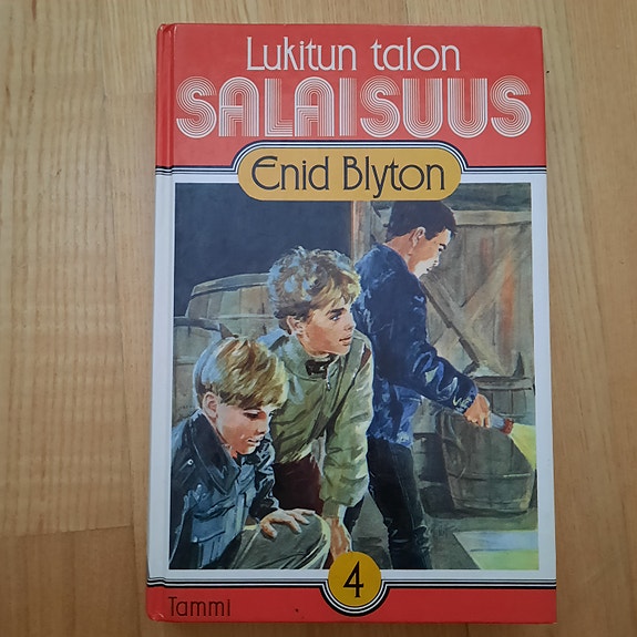 Enid Blyton LUKITUN TALON SALAISUUS kirja
