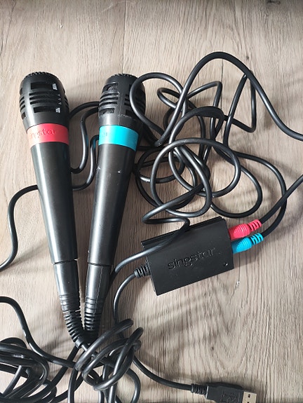 SingStar mikrofonit