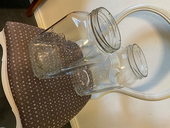 2 Karhu, keittiötölkkiä ! Huom