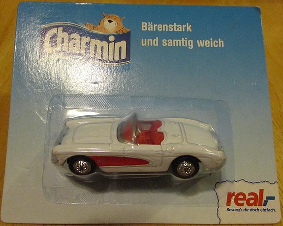 Chevrolet Corvette Convertible White 1958-1962 Welly Charmin 1:64 pikkuauto