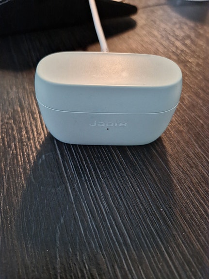 Jabra korvakuuloke latausrasia 3€