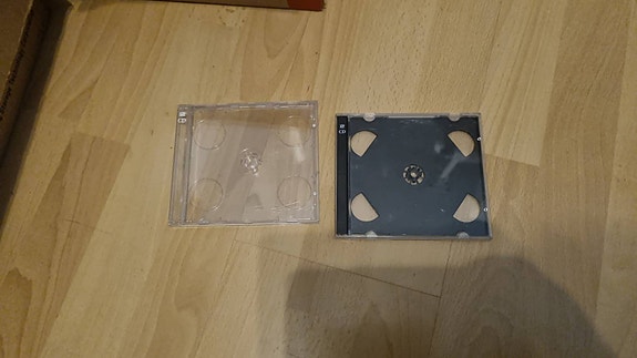 CD levyjen koteloita