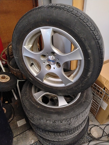 Volvo v40 Aluvanteet kesärenkalla