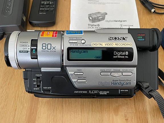 Sony DCR-TR700E Digital8, testattu ja toimiva