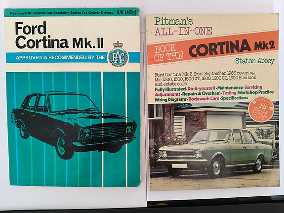 Ford Cortina MK2 kirjat (2 erilaista)