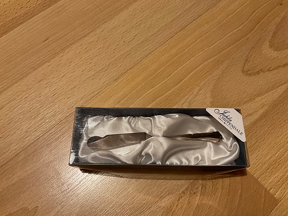 Hopeinen chippendale voiveitsi