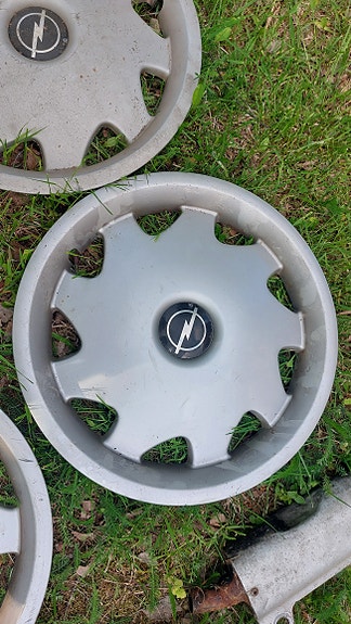 Opel 15" Pölykapselit