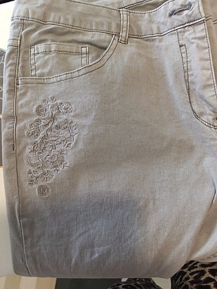 Uudet Benotti Slim Fit  housut. Koko 44 / XXL/16