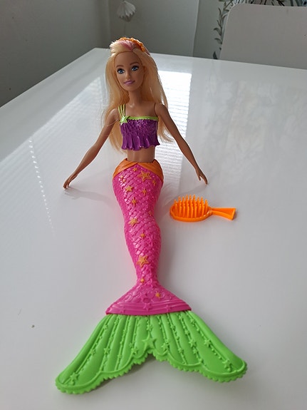 Barbie merenneito nukke