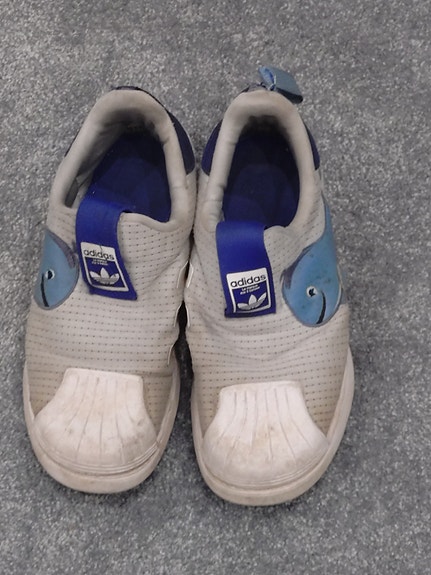Adidaksen kengät