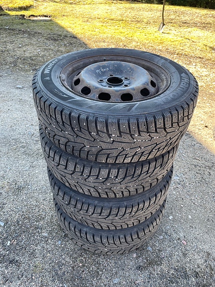 Ford Focus talvirenkaat Hankook 195/65R15