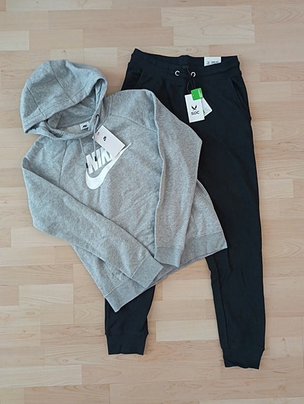Nike huppari, s ja soc housut, xs