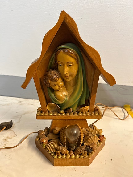 Vintage Madonna ja lapsi -simpukkalamppu
