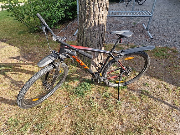 Felt Maastopyörä