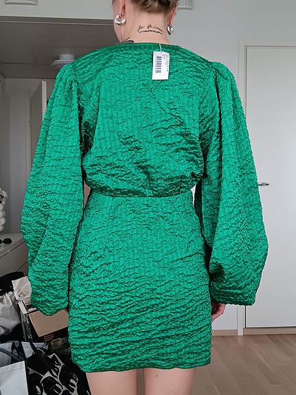 Vihreä mekko