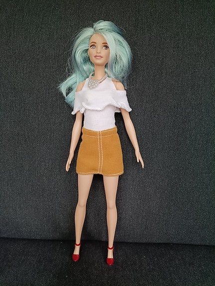 Pitkä Barbie fashionista -nukke