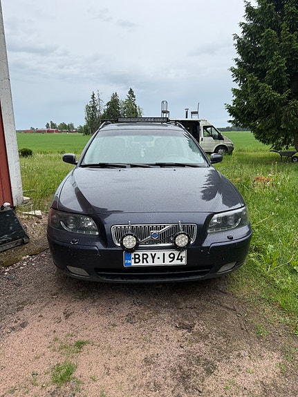 Volvo V70 D5 -05 osina