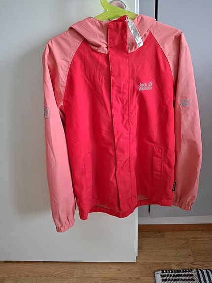 Jack Wolfskin takki koko 140