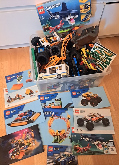 Laatikollinen Legoja