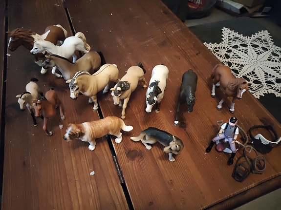 Myydään Schleich paketti!
