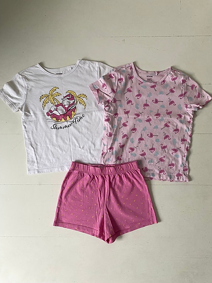Lasten pyjamat, koko 122