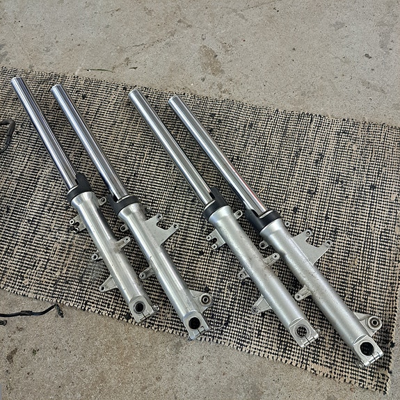 Cbr1100xx etuiskarit