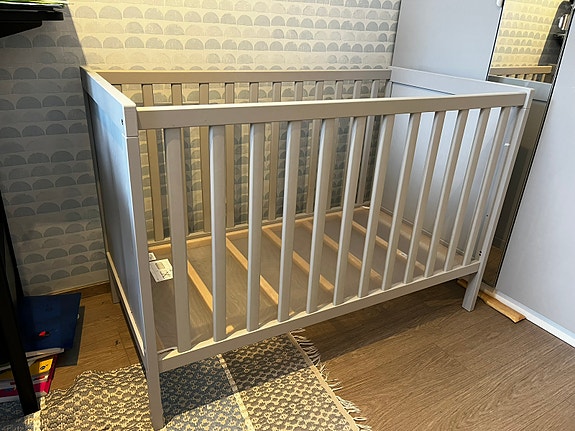 IKEA pinnasänky harmaa