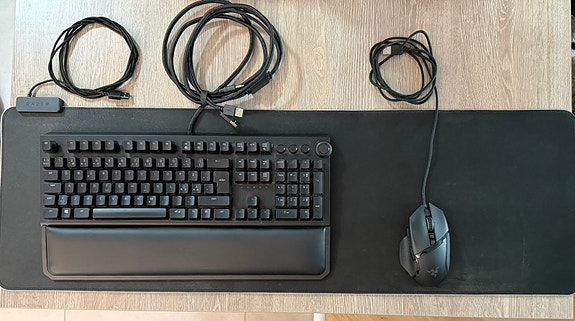Razer pelisetti