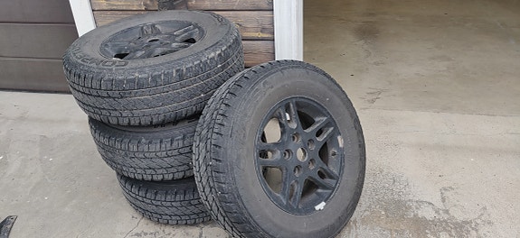 Jeep grand cherokee vanteet ja renkaat
