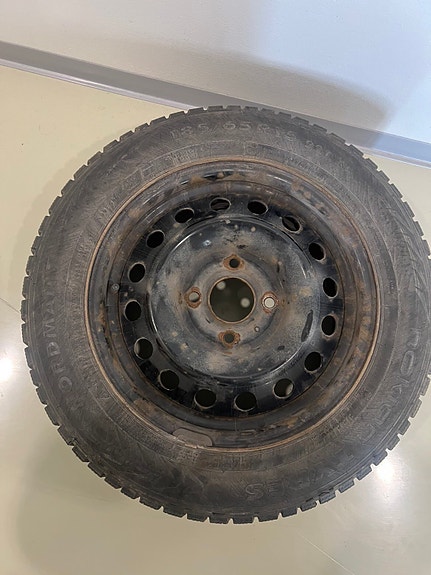 4kpl Nokian Nastarenkaat 185/65 R15