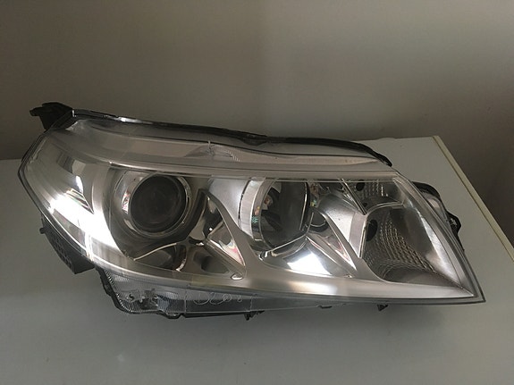 Suzuki Vitara (2015-2019) ajovaloumpio, oikea