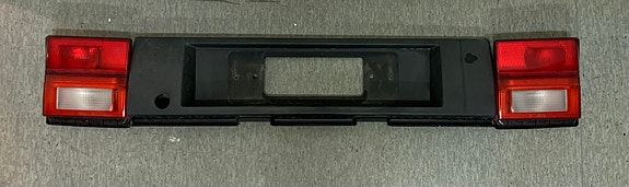 Audi 100 C3 takavalot