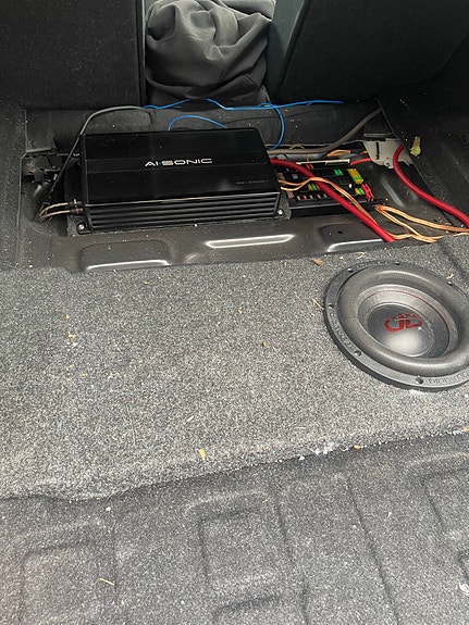 DD-audio subwoofer + BMW f30 kotelo