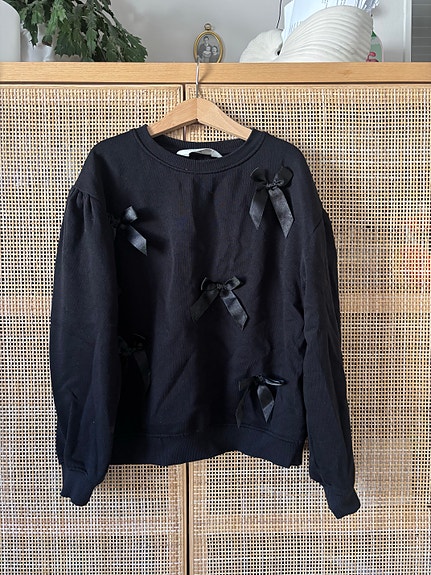 H&M musta rusetti college 134/140
