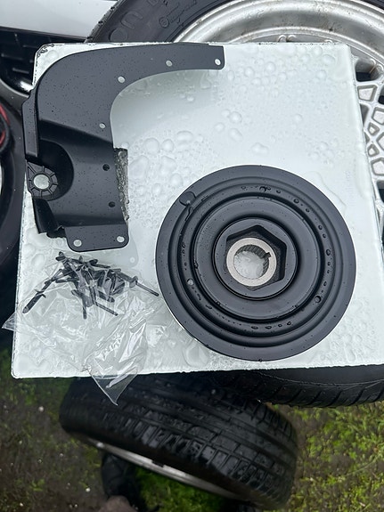 Honda kampiakselin hihnapyörä
