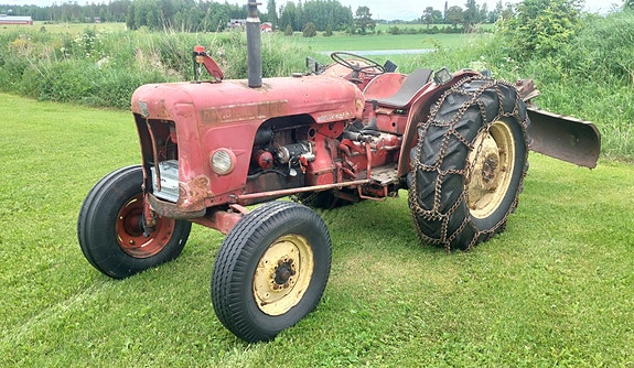 David Brown 880 implematic